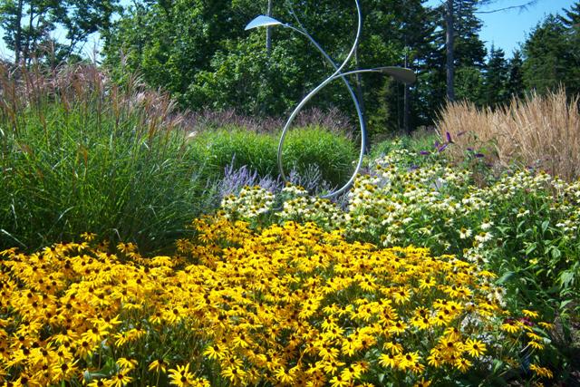 125-wl-cmbg-combination-with-sculp-fall Early September Planting Combination with Sculpture